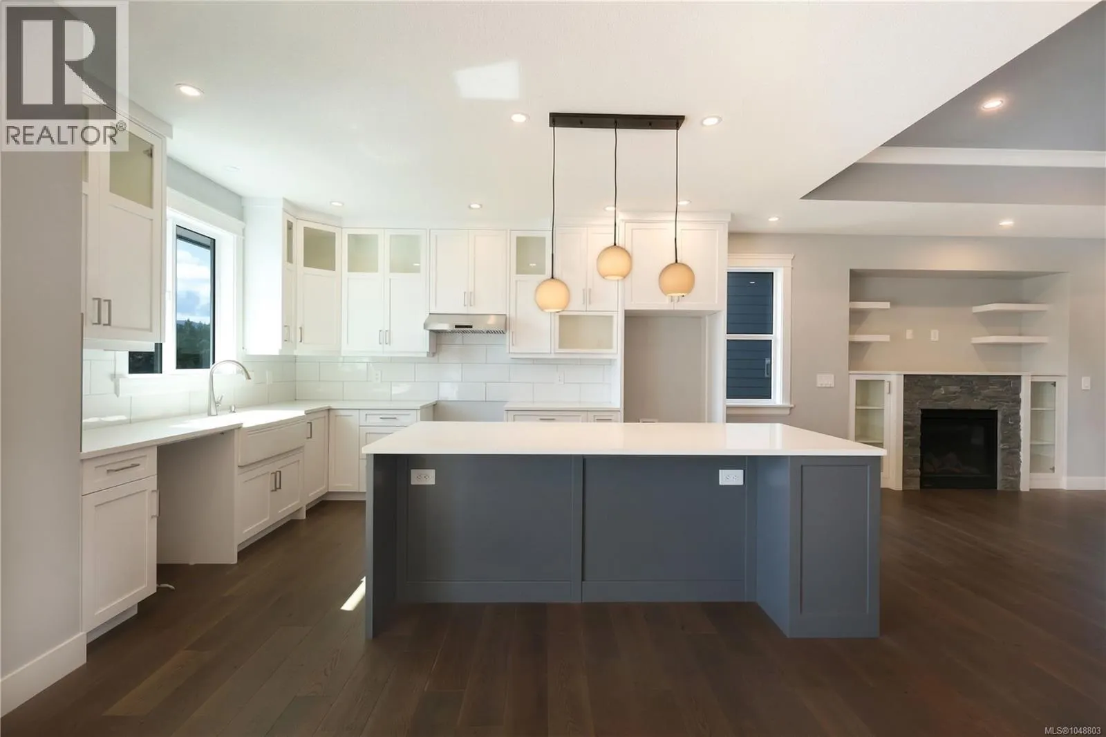 163 Golden Oaks Cres