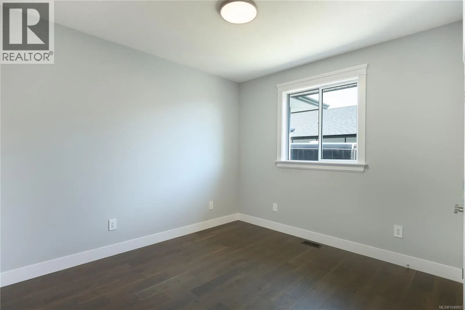 163 Golden Oaks Cres