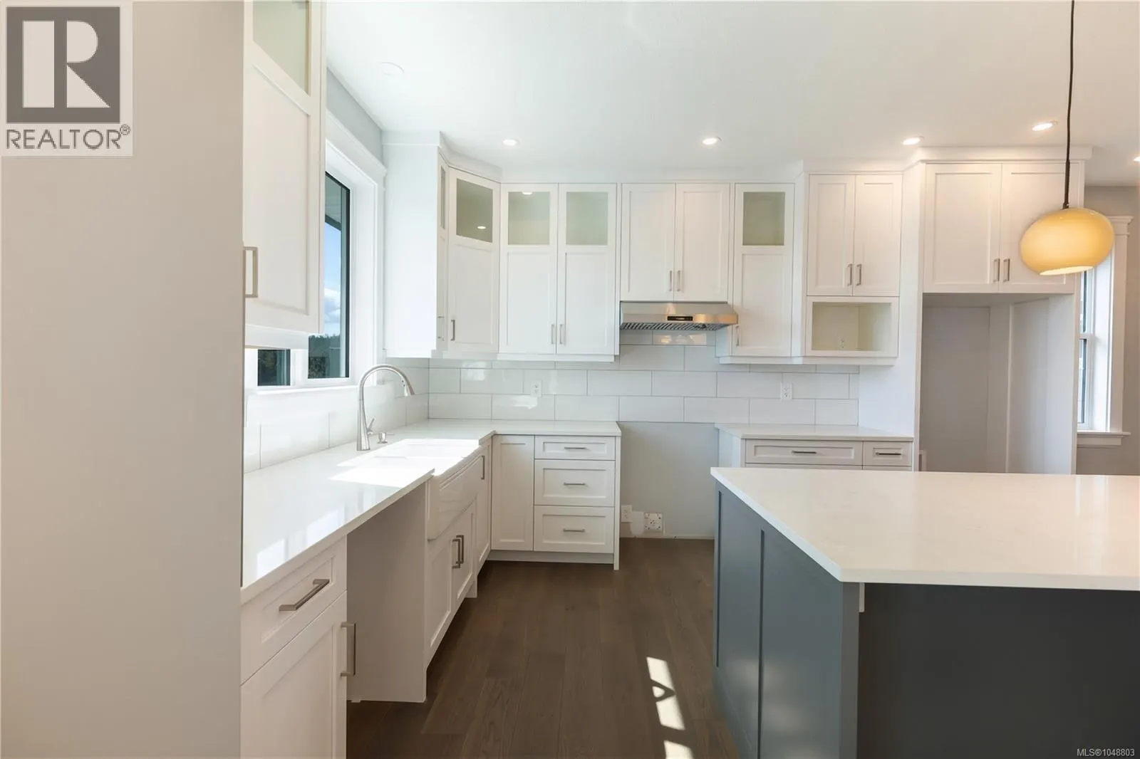 163 Golden Oaks Cres