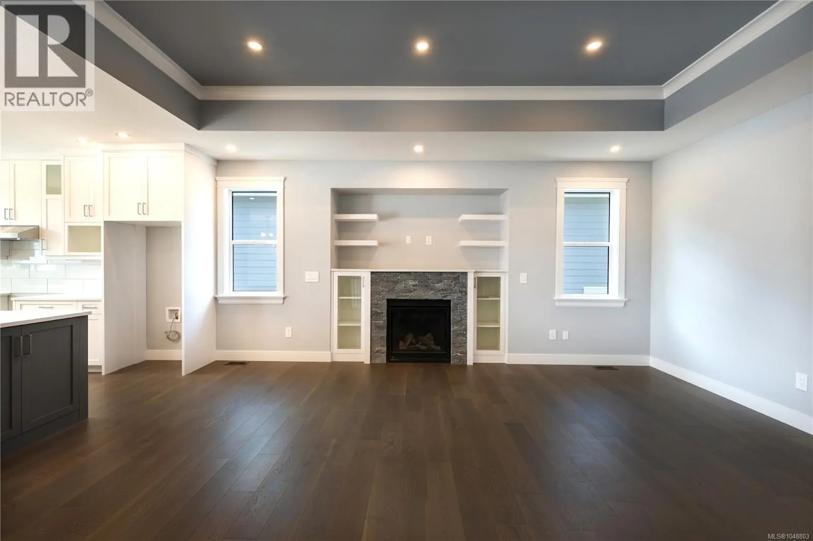 163 Golden Oaks Cres