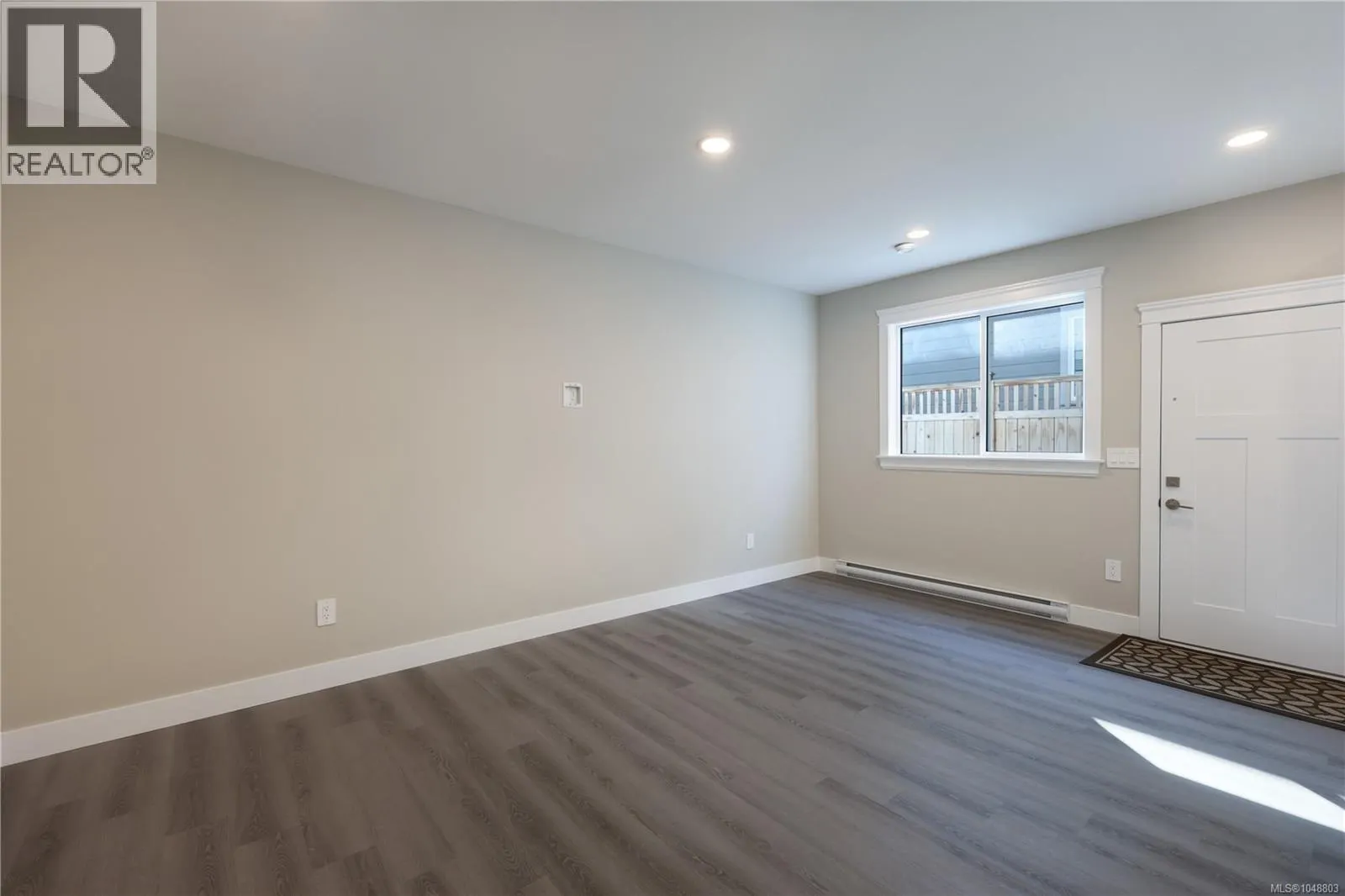 163 Golden Oaks Cres