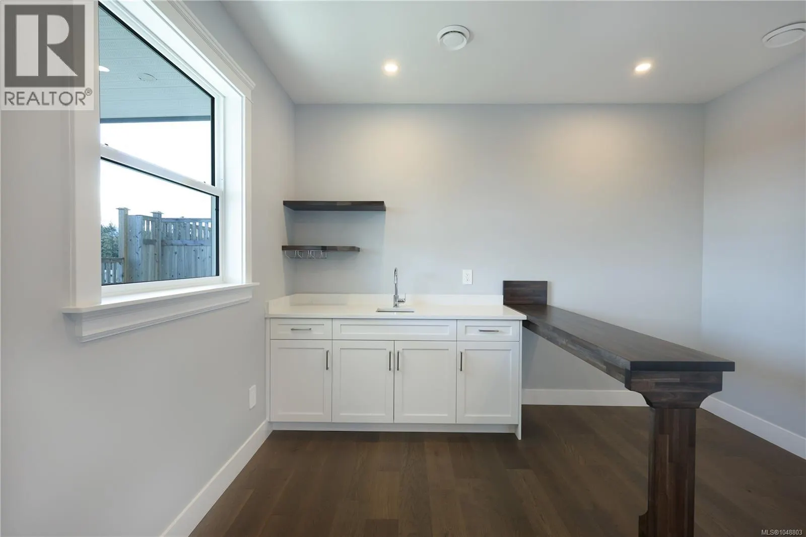 163 Golden Oaks Cres