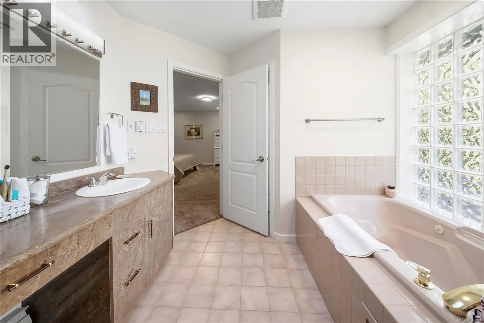 575 Johnstone Rd