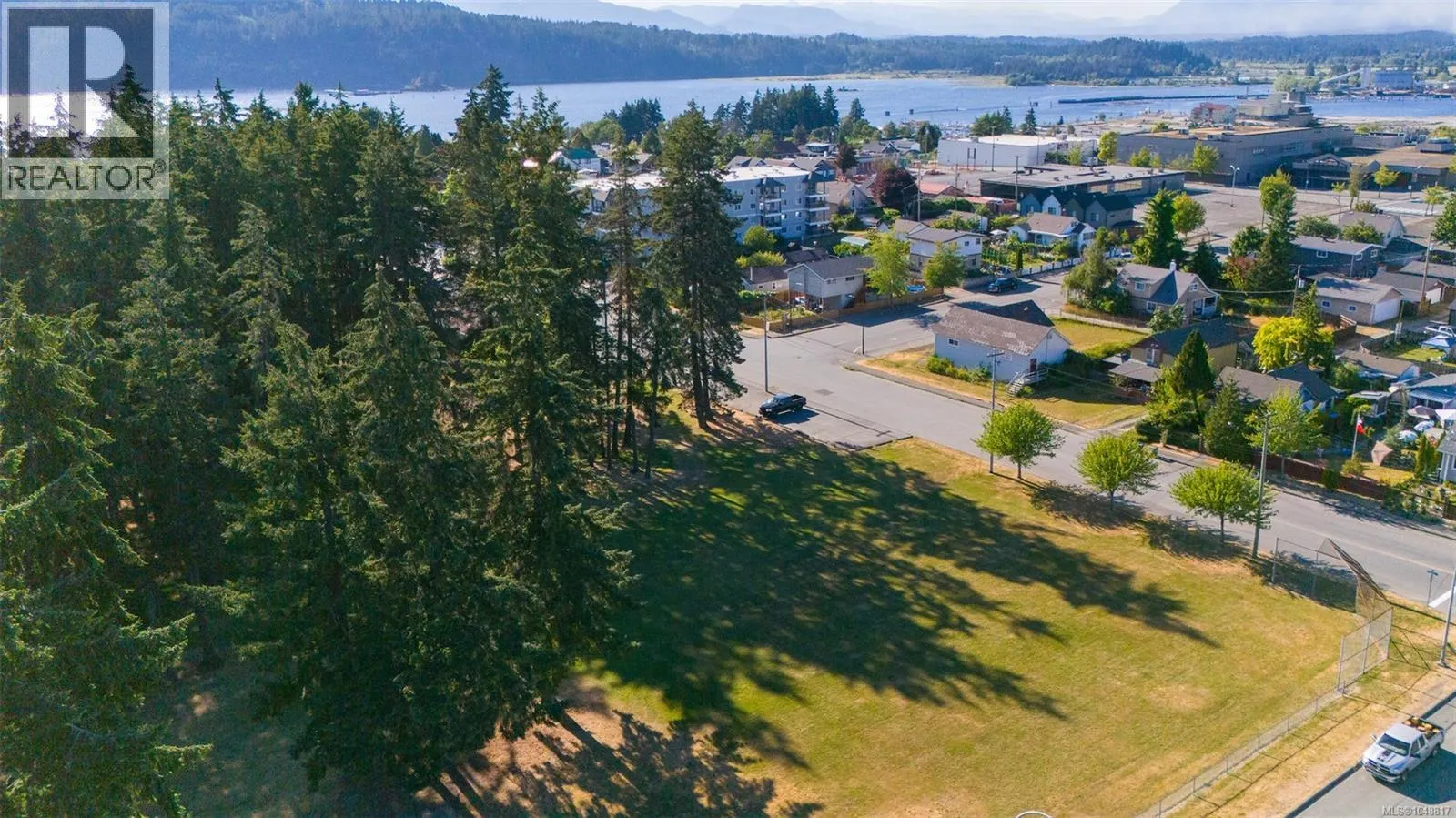 2 2846 4th Ave