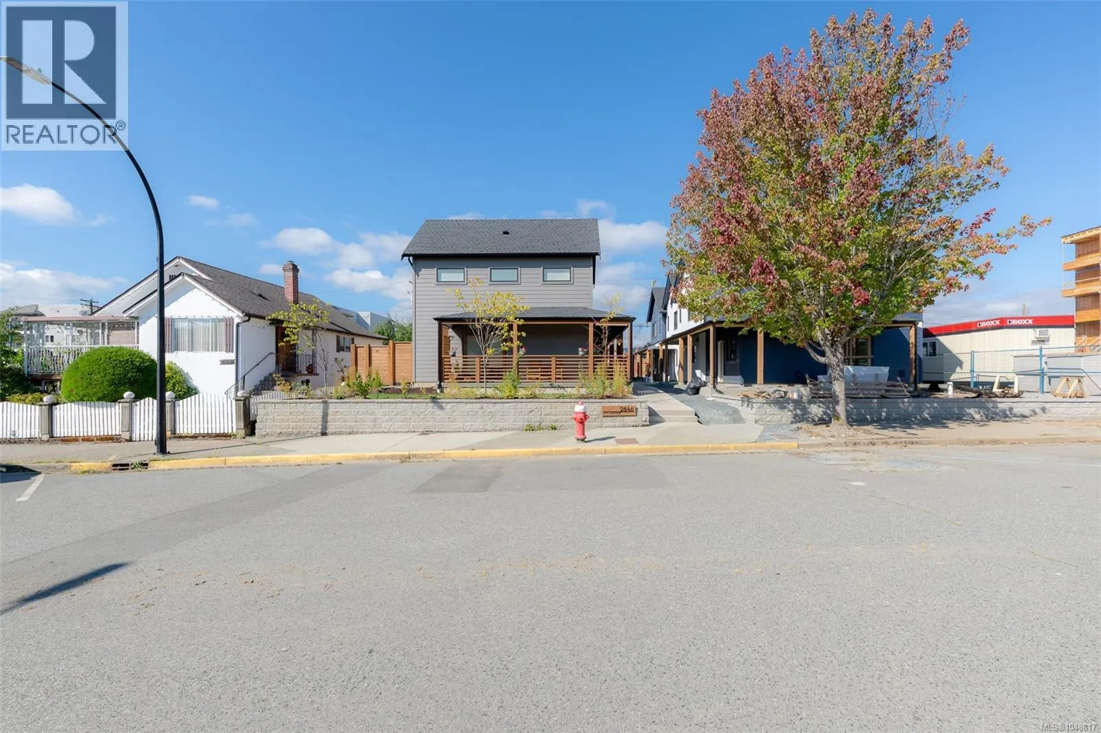 2 2846 4th Ave