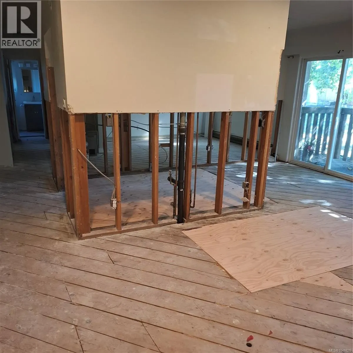 3566 Tillicum Rd