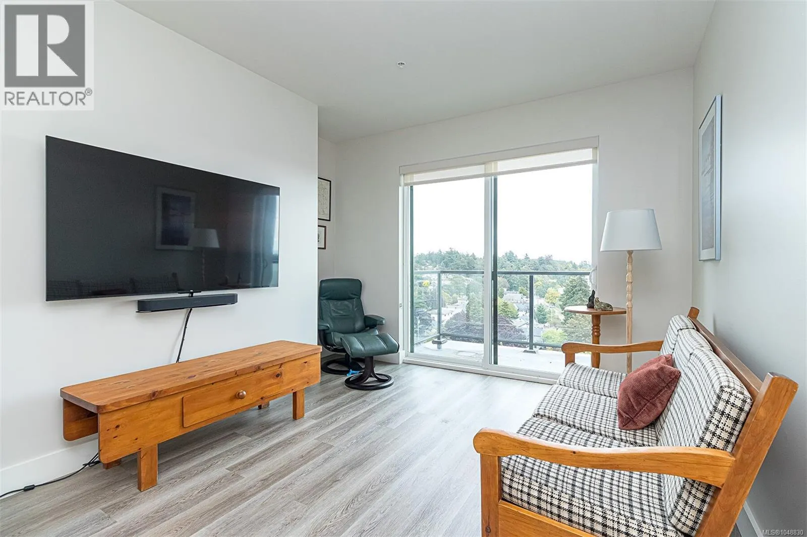 1002 622 Admirals Rd