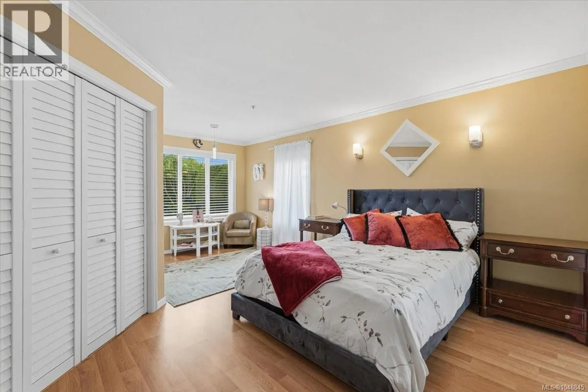 7 6595 Groveland Dr