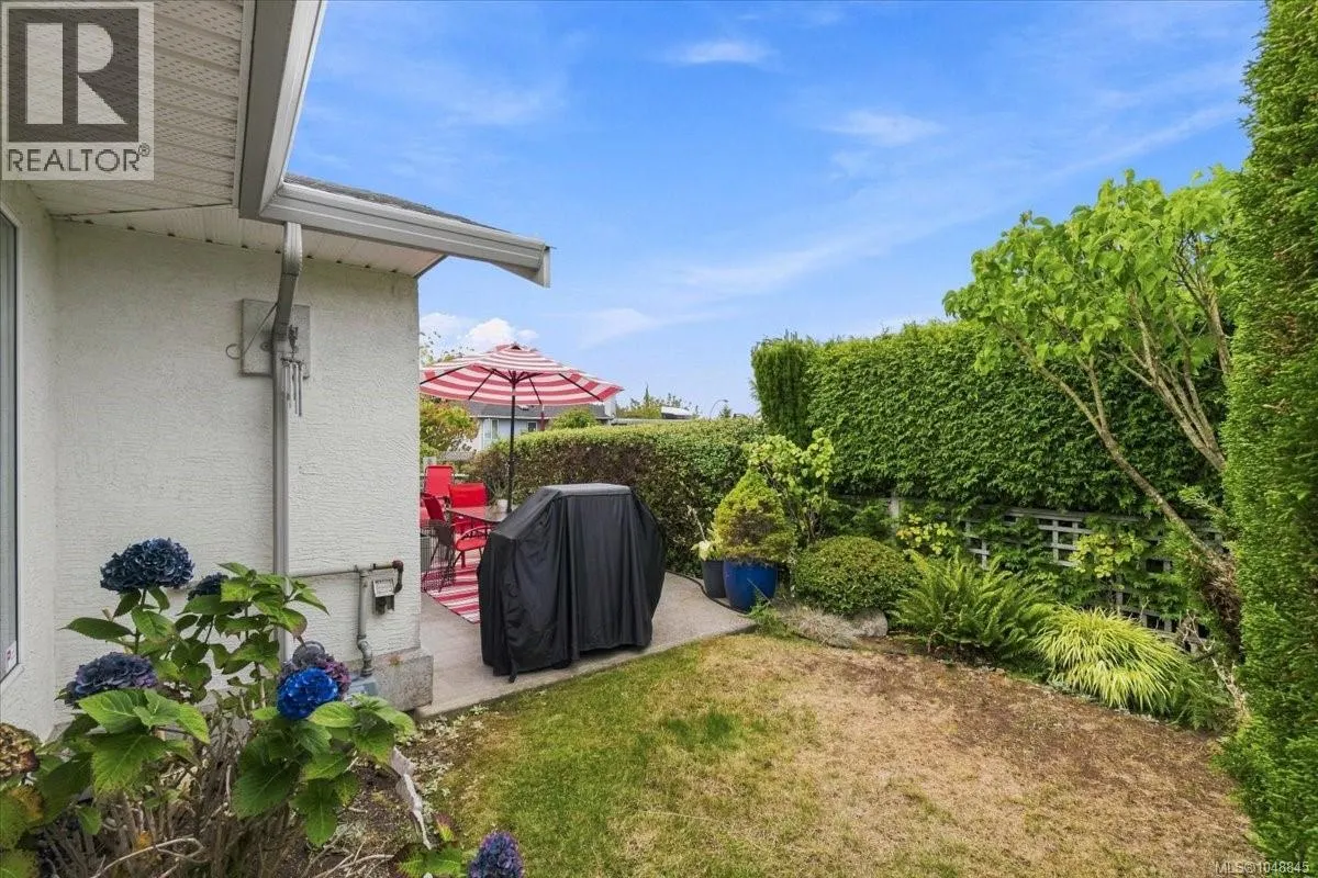7 6595 Groveland Dr