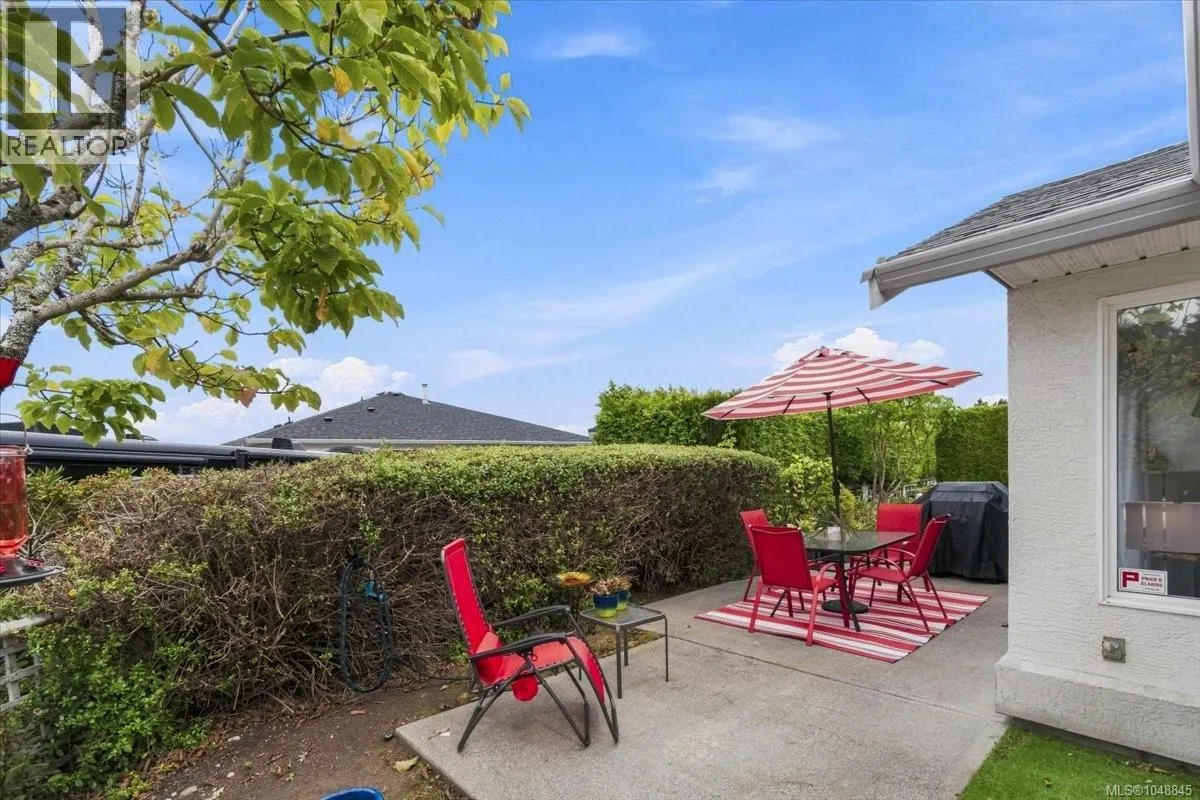 7 6595 Groveland Dr