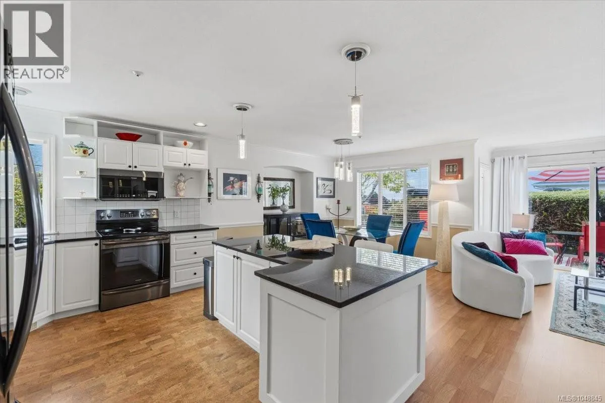 7 6595 Groveland Dr