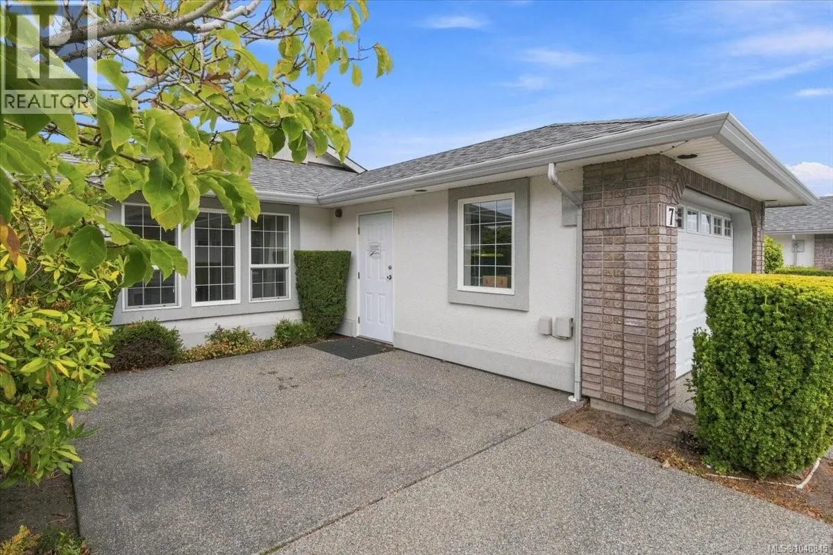 7 6595 Groveland Dr