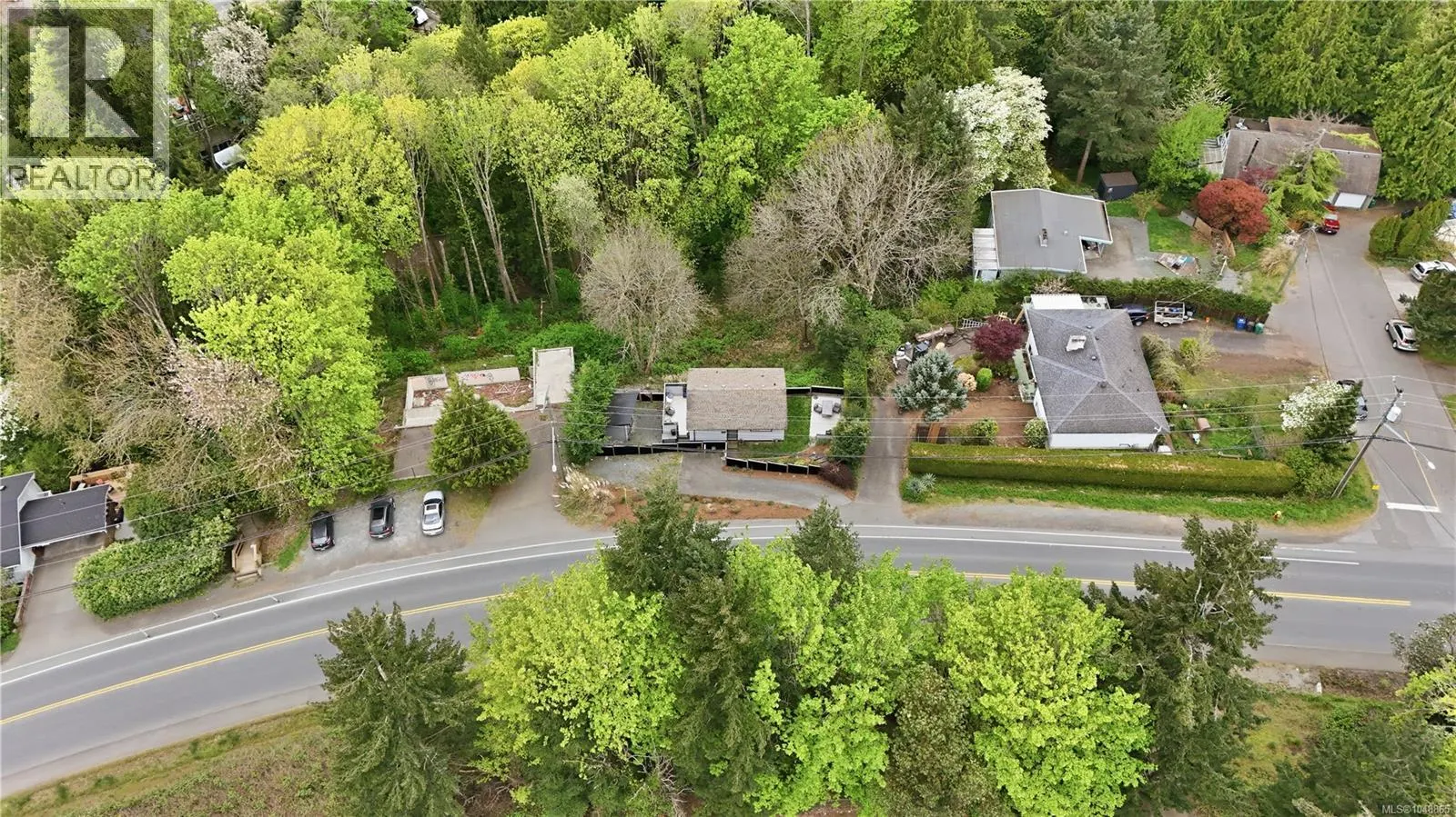 3129 Departure Bay Rd