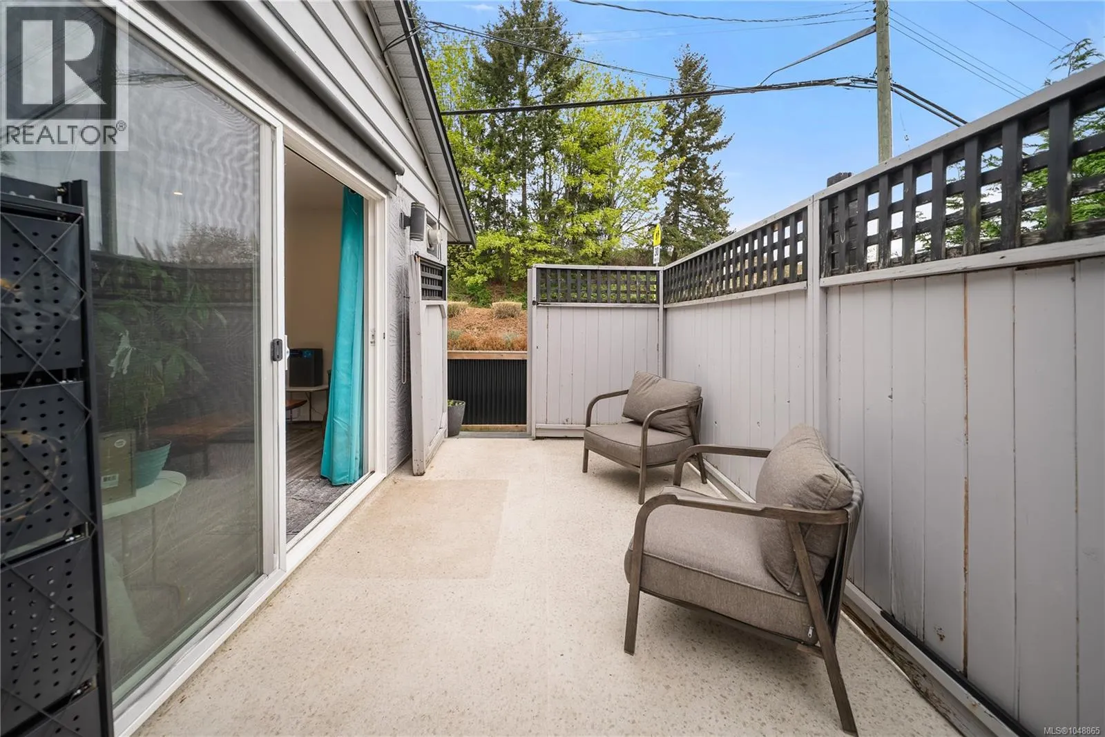 3129 Departure Bay Rd
