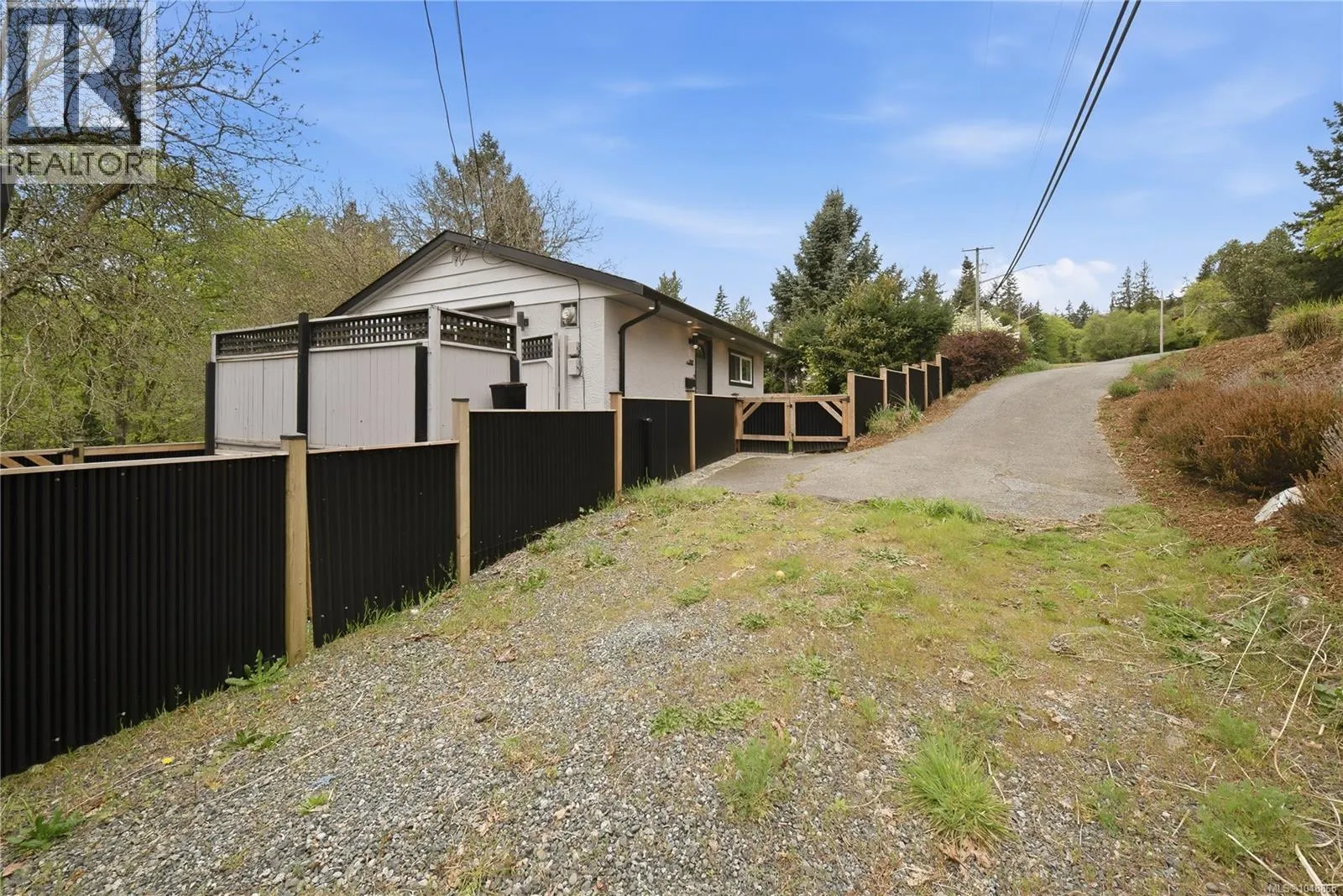 3129 Departure Bay Rd