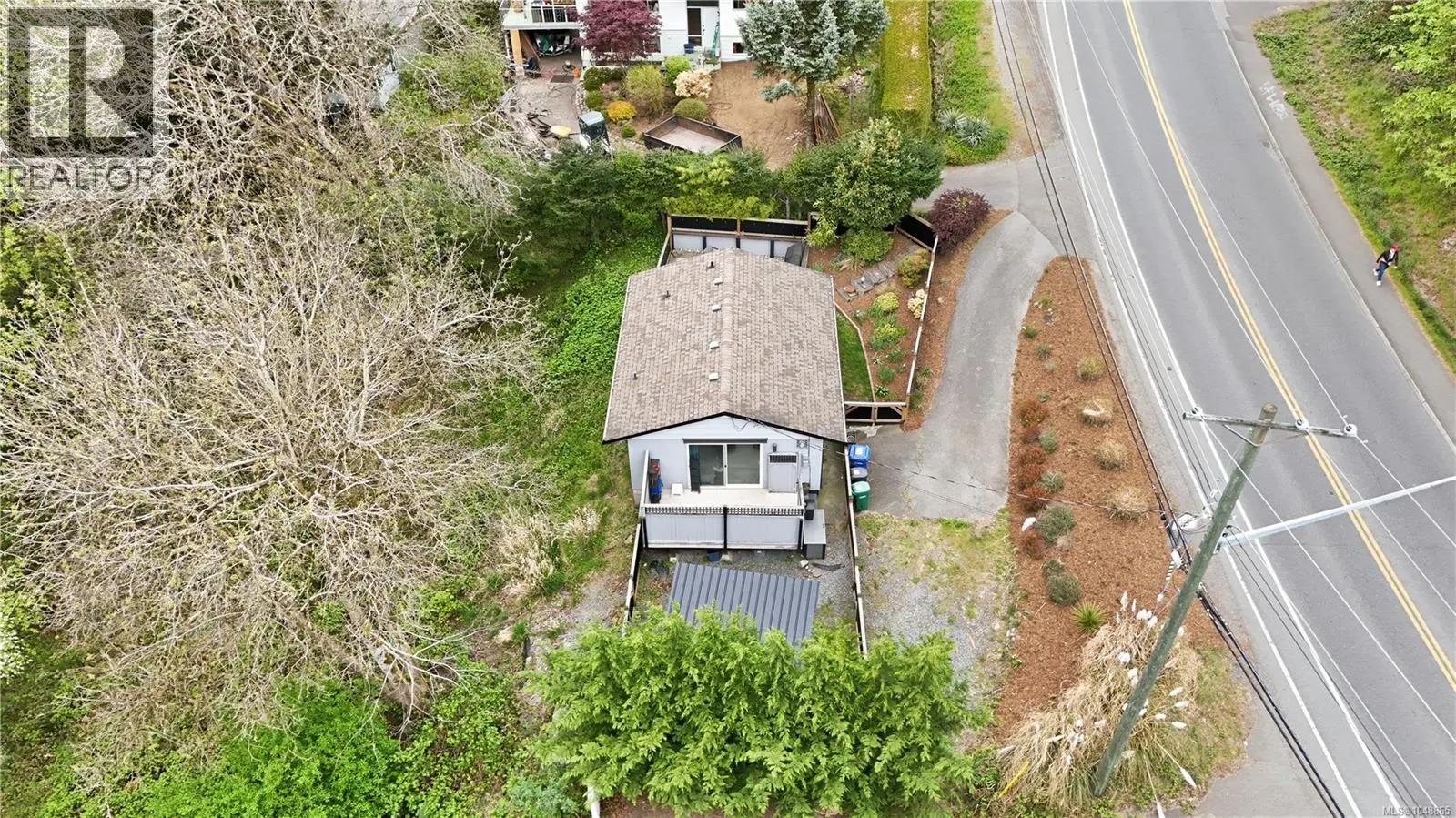 3129 Departure Bay Rd