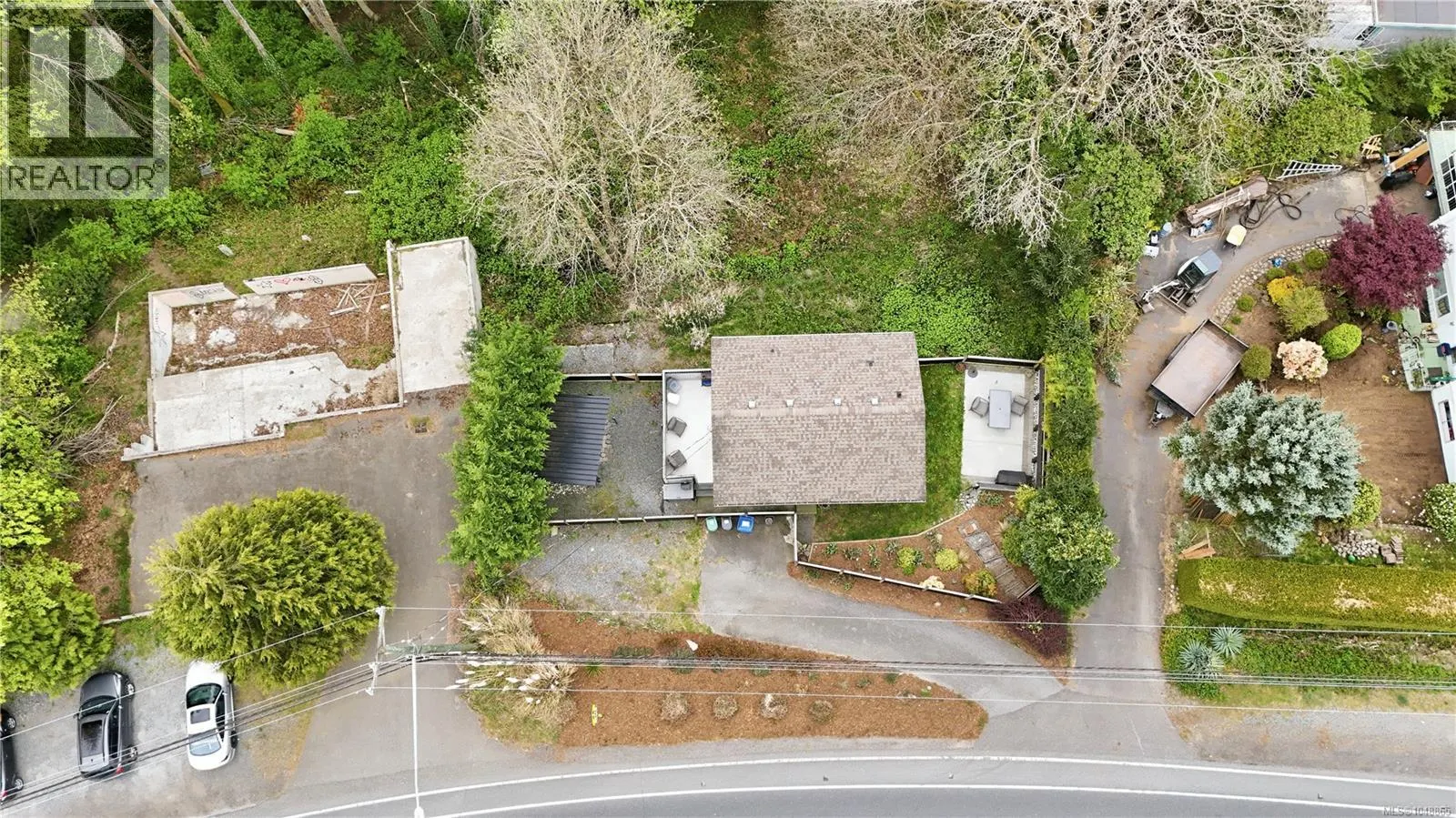 3129 Departure Bay Rd