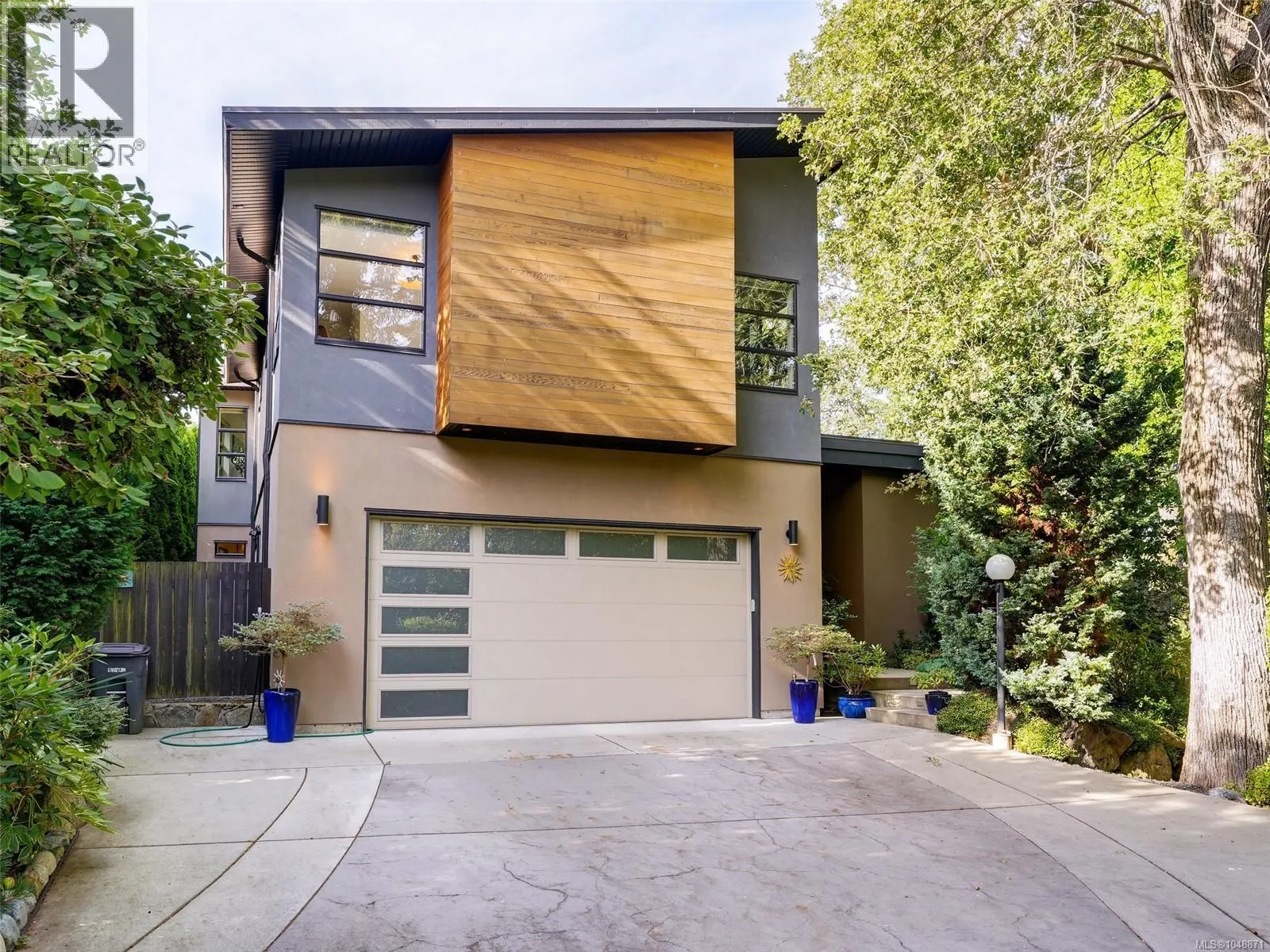 1047 San Marino Cres