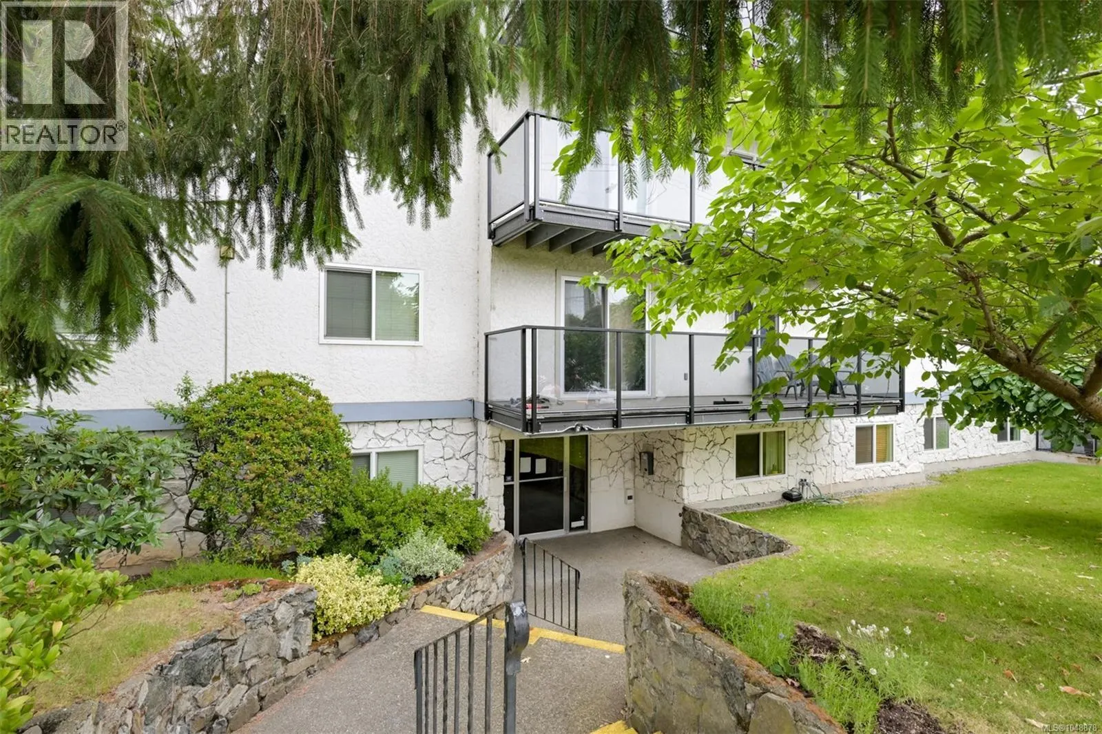403 859 Carrie St