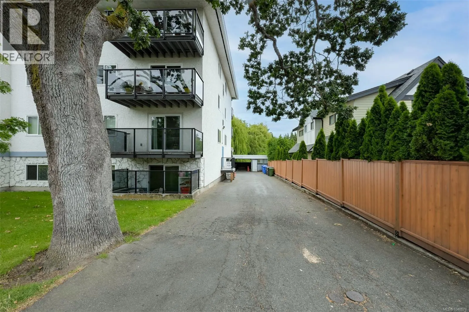 403 859 Carrie St