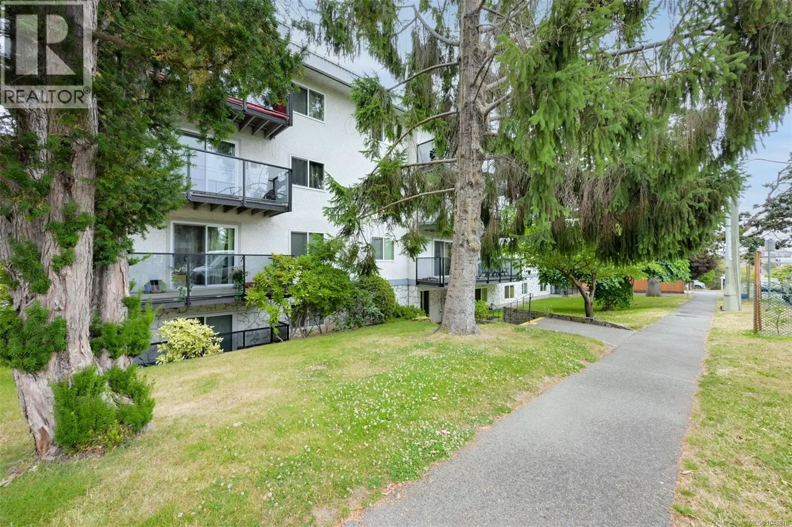 403 859 Carrie St