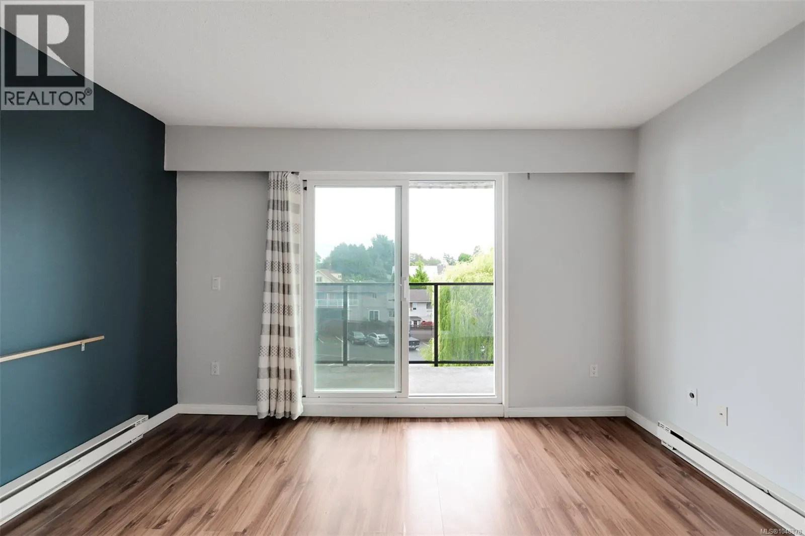 403 859 Carrie St