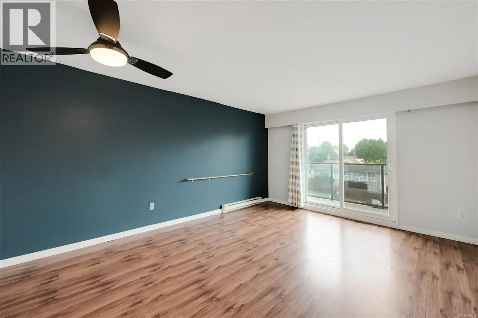 403 859 Carrie St