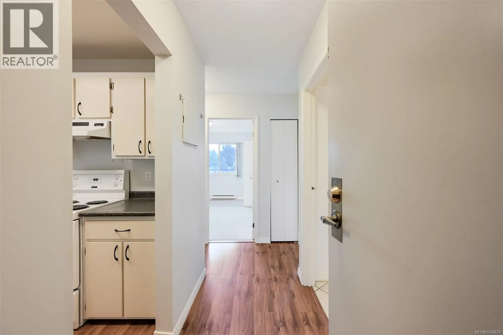 403 859 Carrie St
