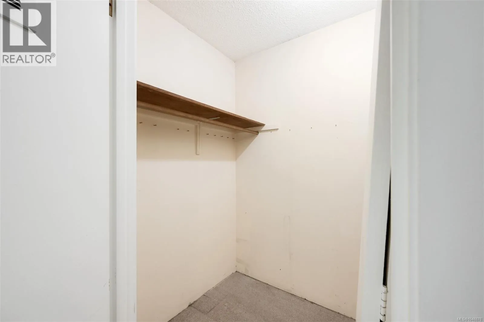 403 859 Carrie St