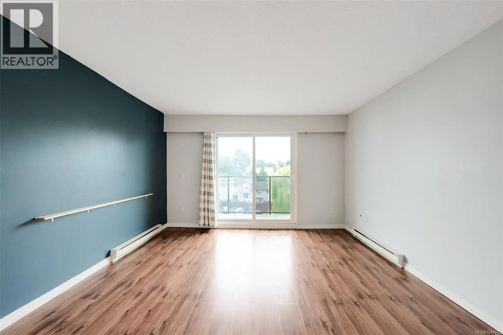 403 859 Carrie St