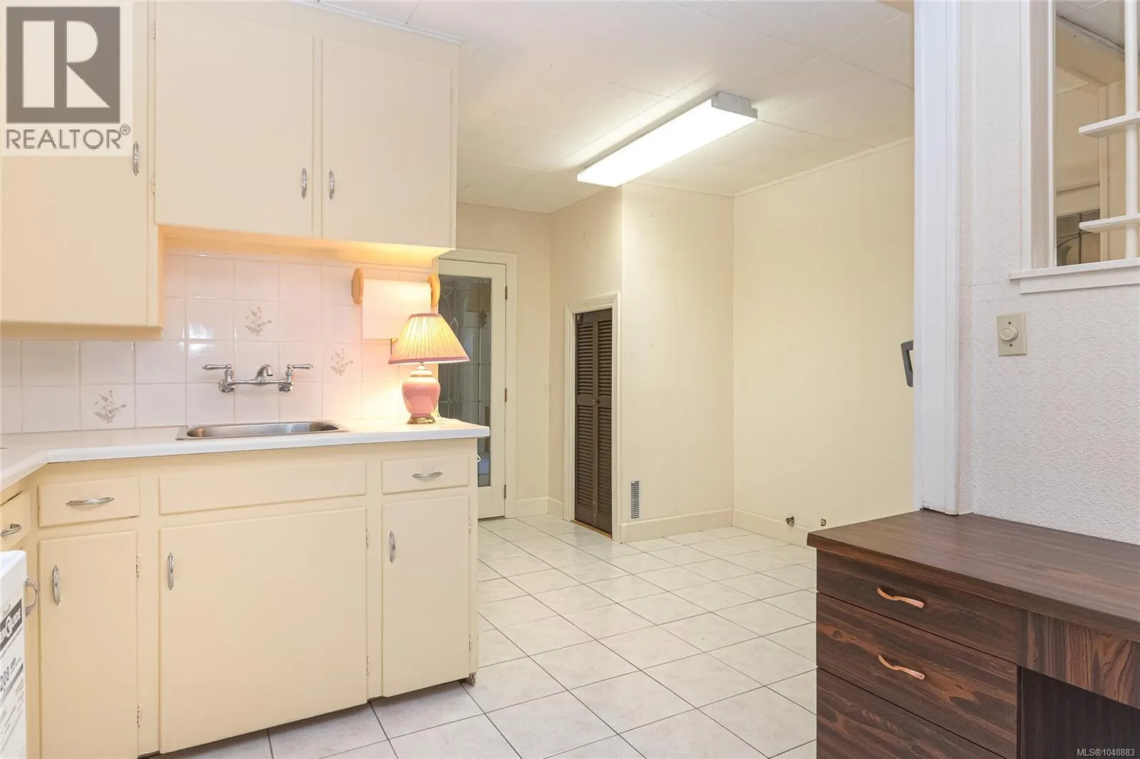 1475 McTavish Rd