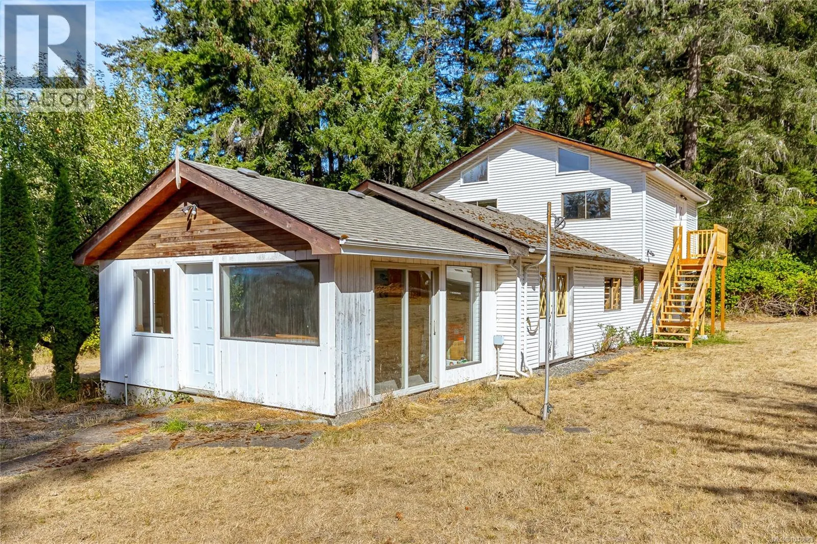 1475 McTavish Rd