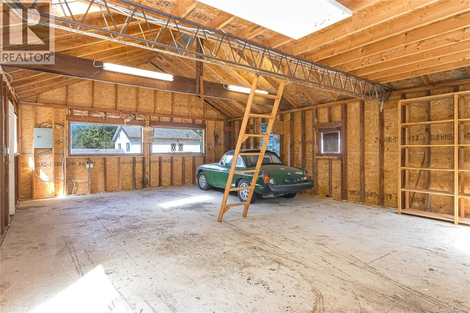 1475 McTavish Rd