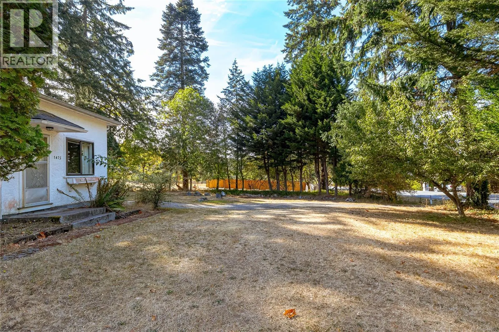 1475 McTavish Rd