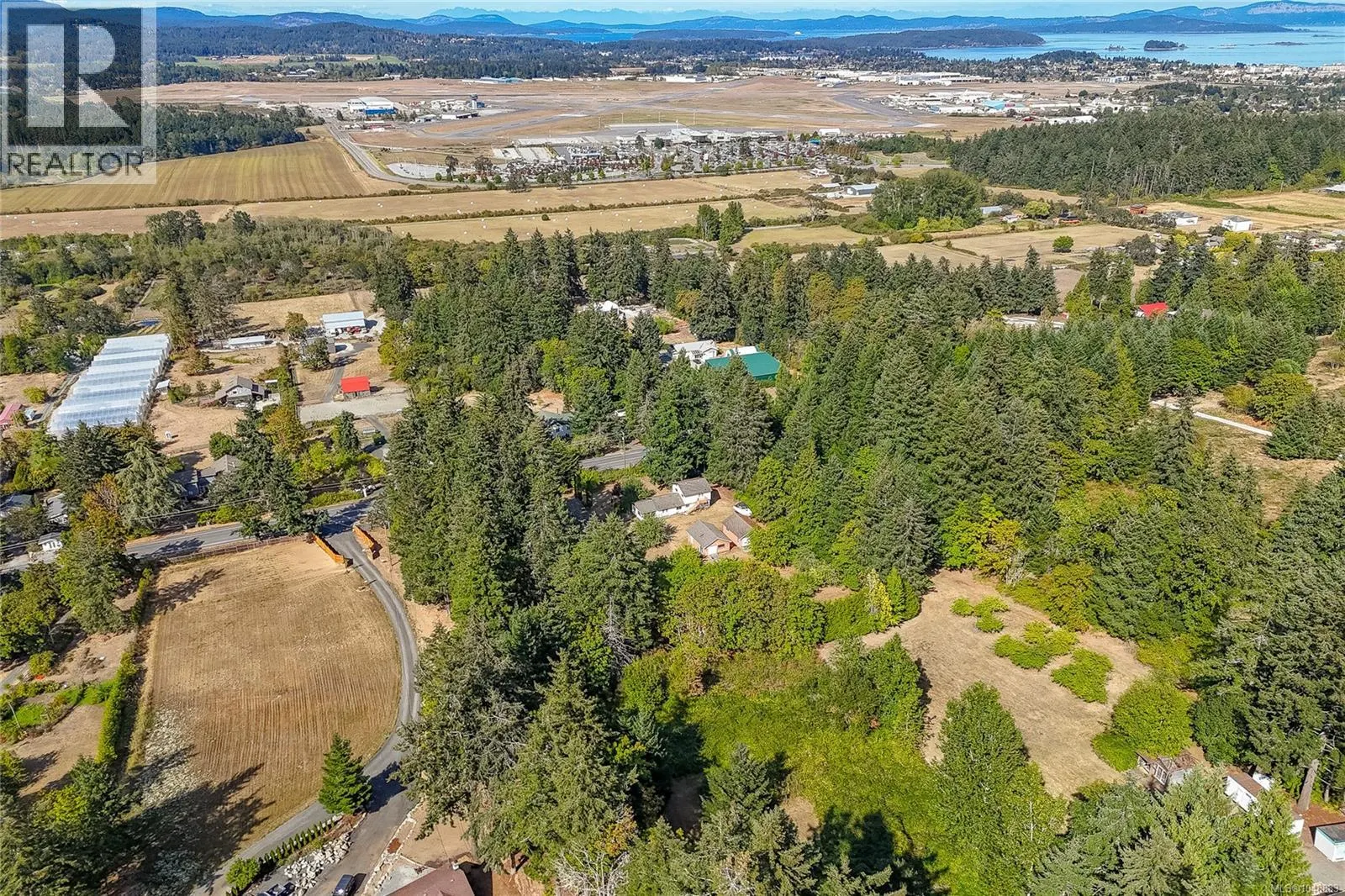 1475 McTavish Rd