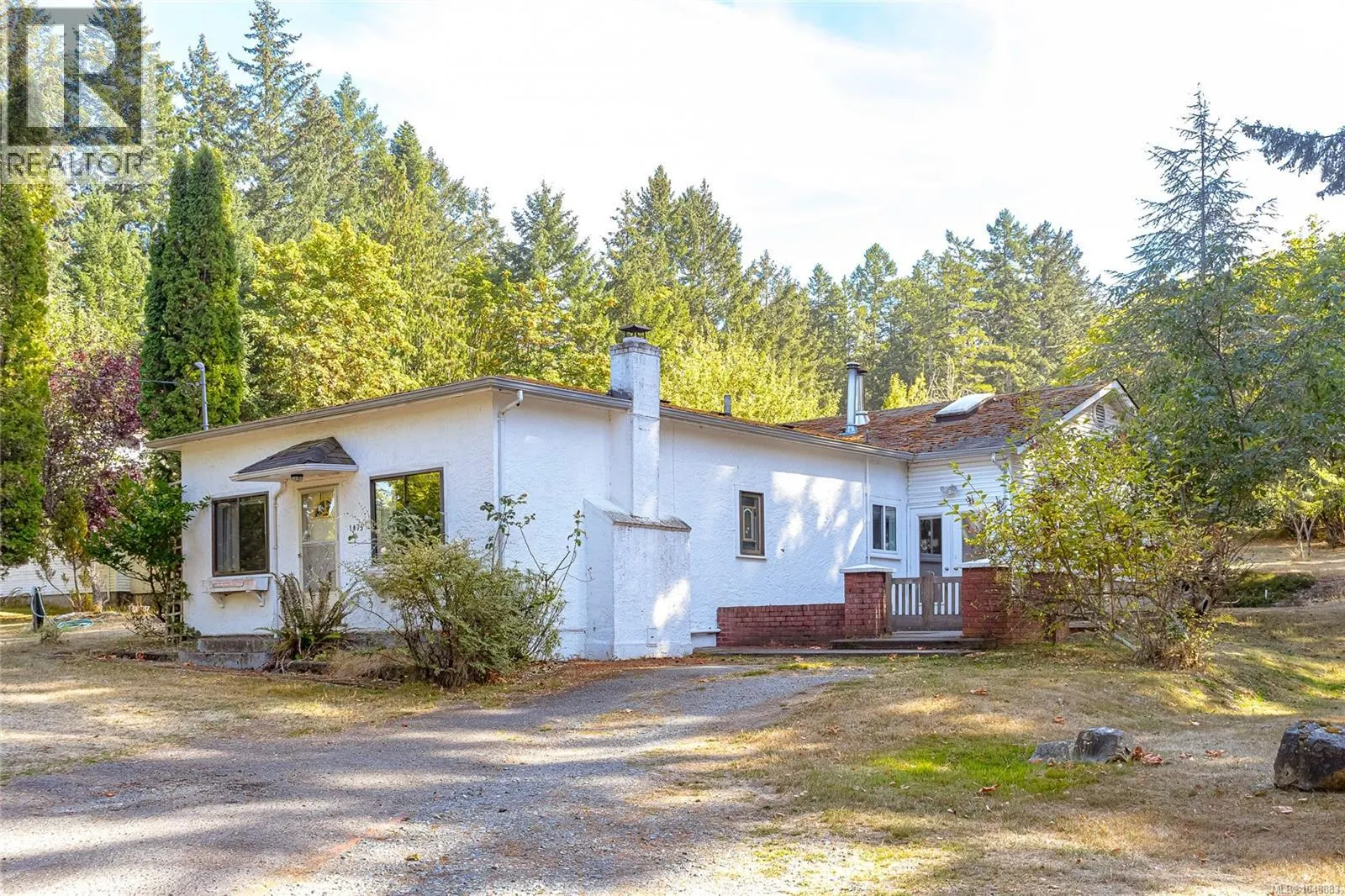 1475 McTavish Rd