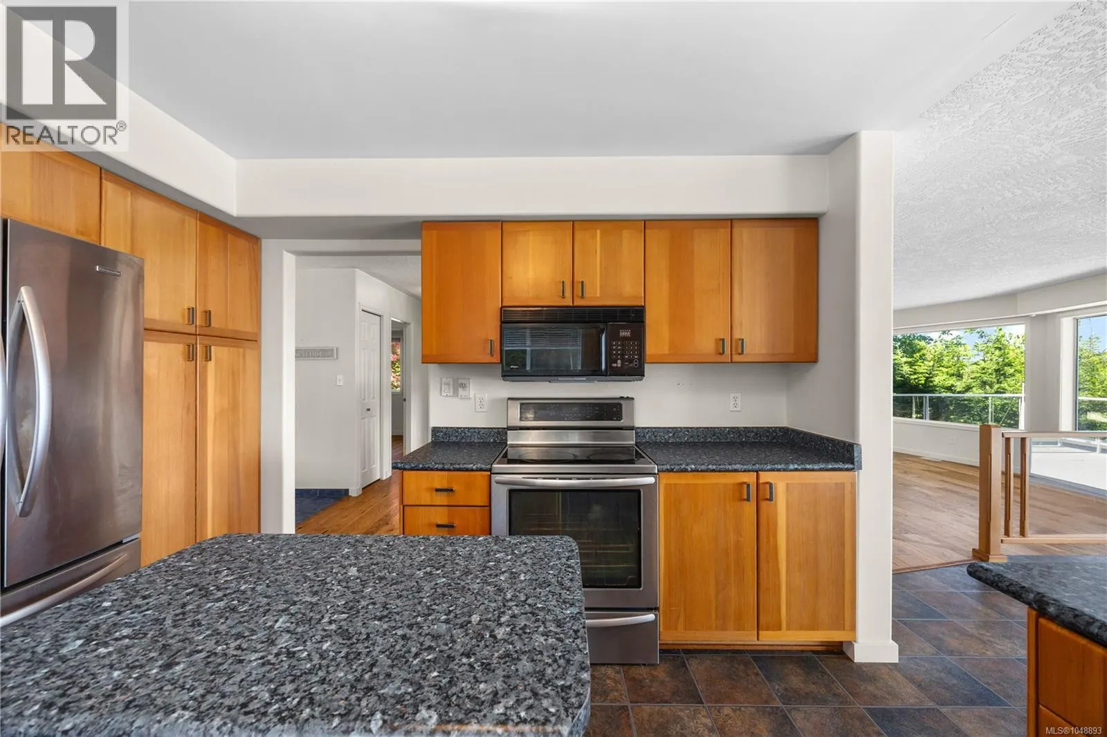 395 Woodley Rd