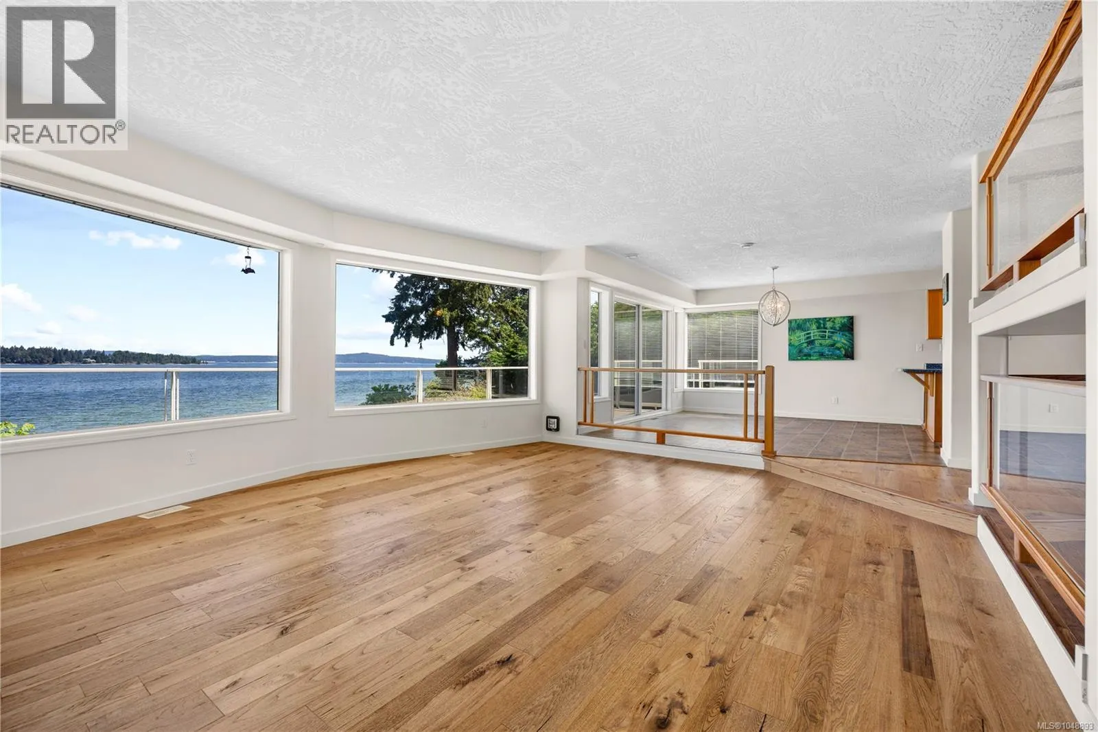 395 Woodley Rd