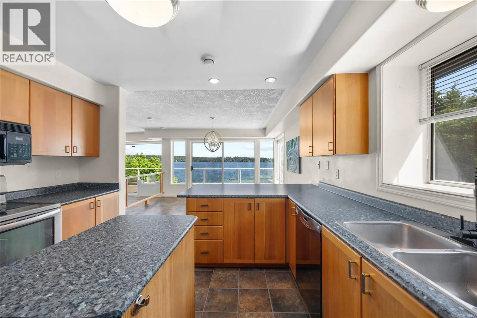 395 Woodley Rd