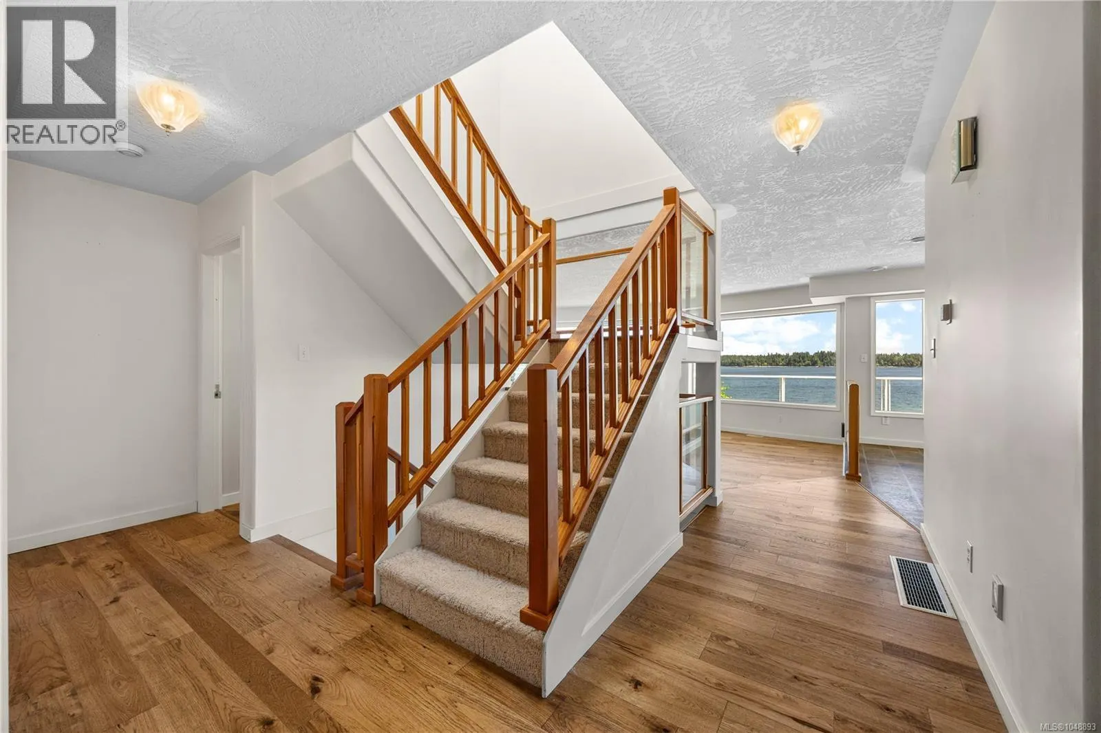 395 Woodley Rd