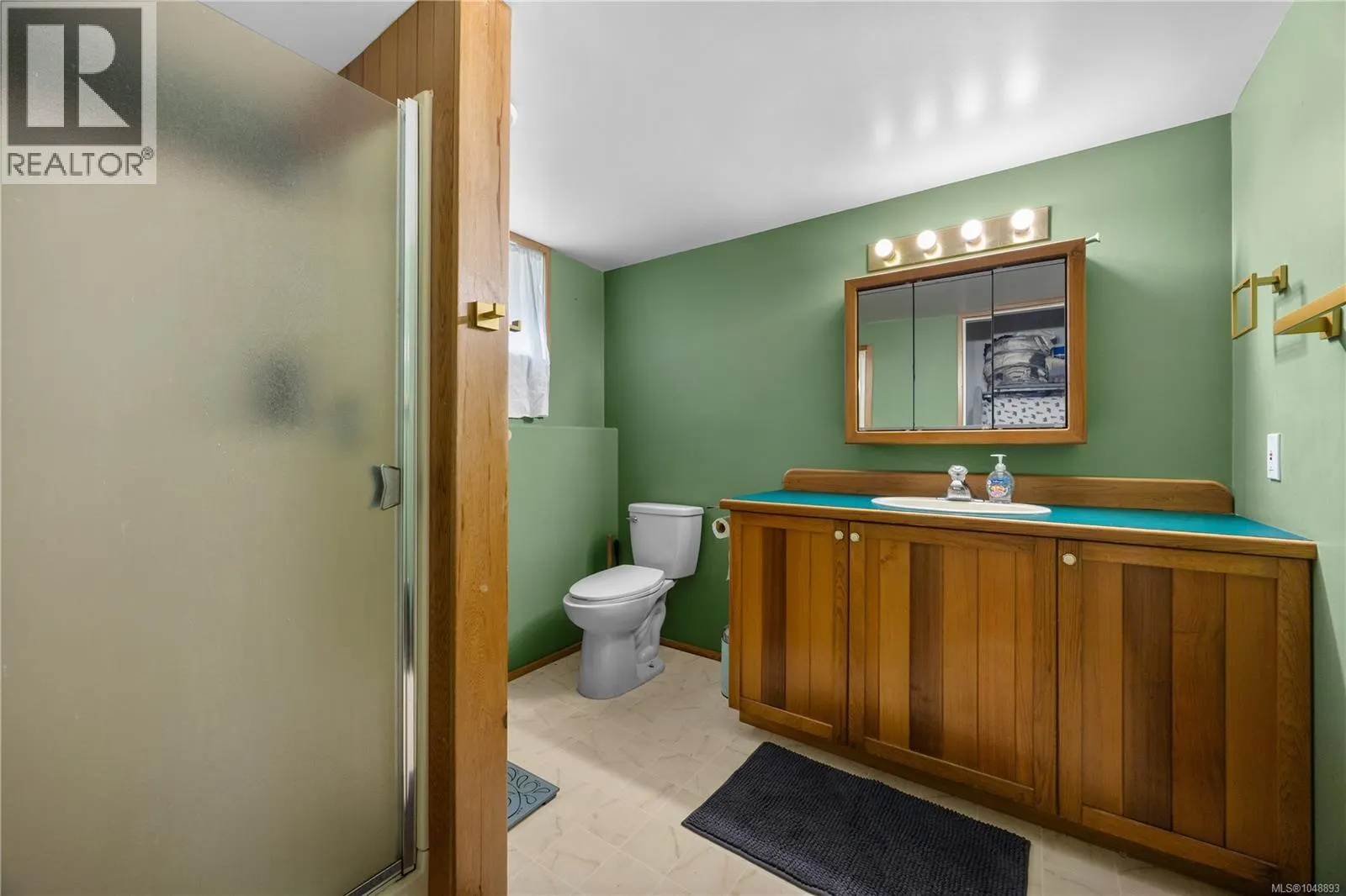 395 Woodley Rd