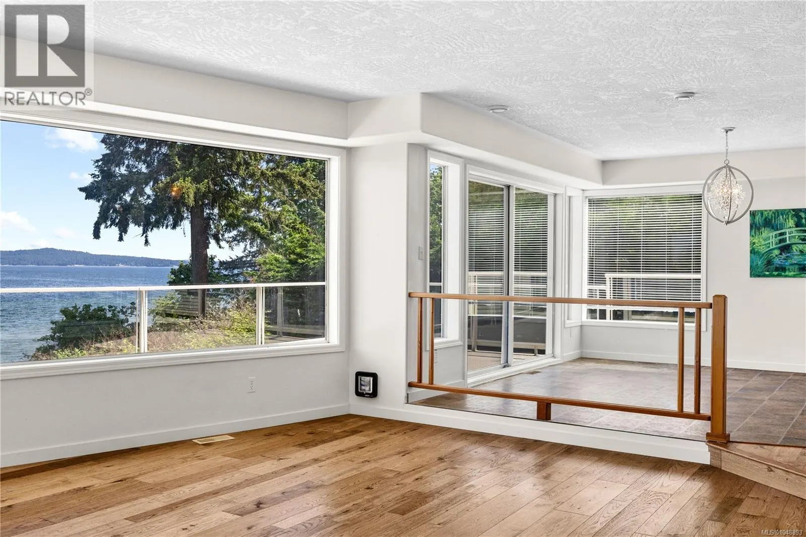 395 Woodley Rd