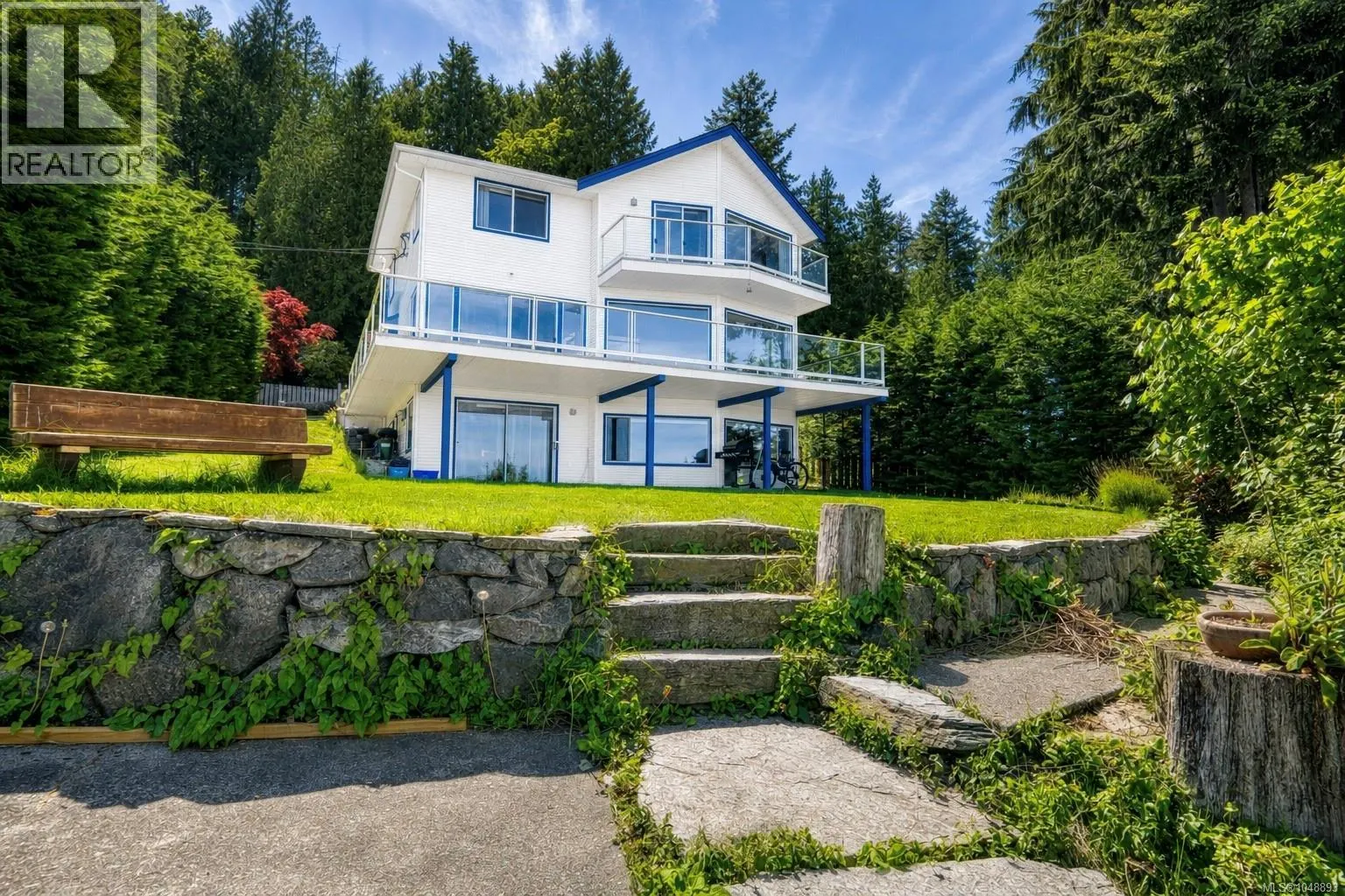 395 Woodley Rd