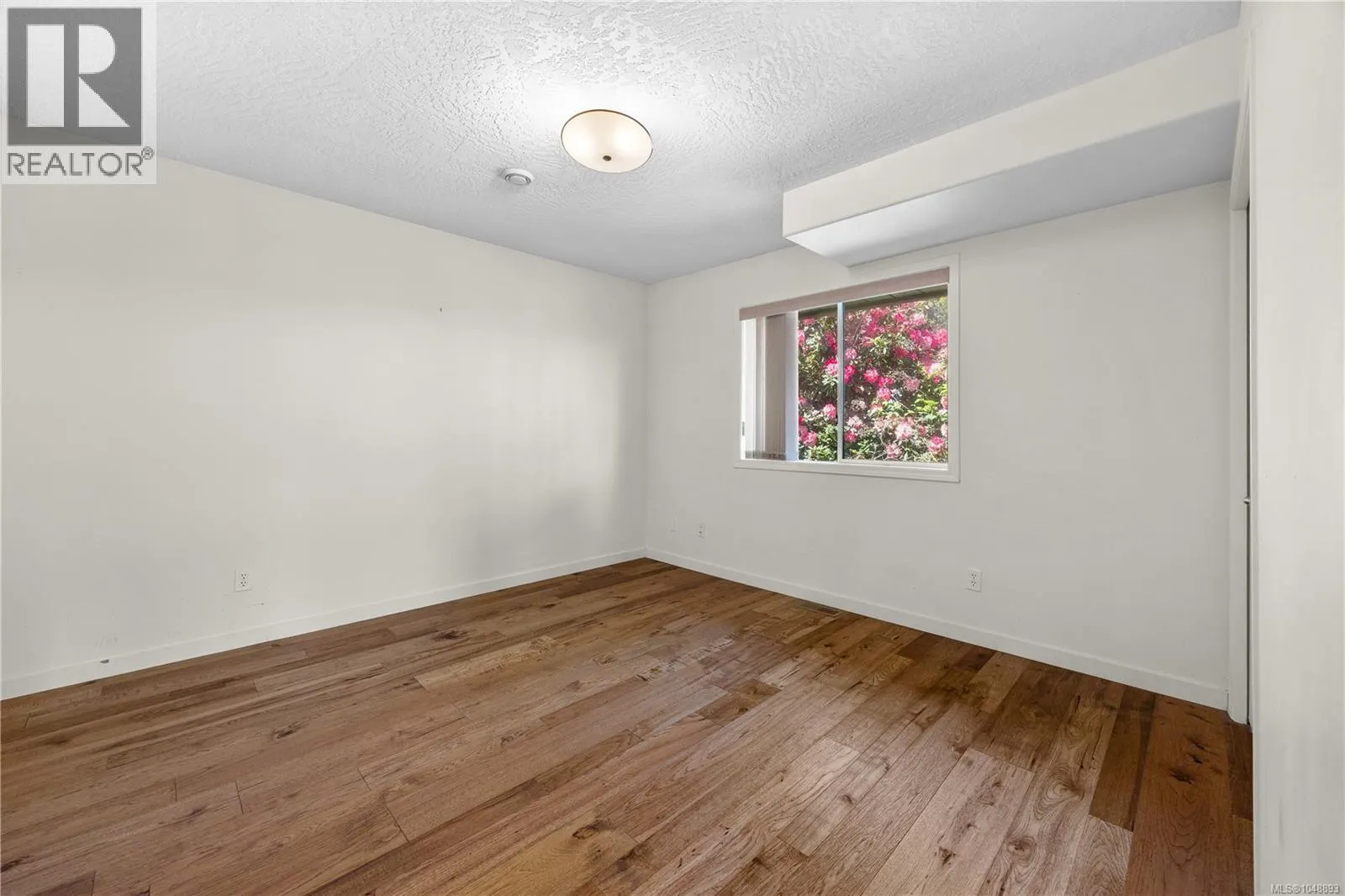 395 Woodley Rd