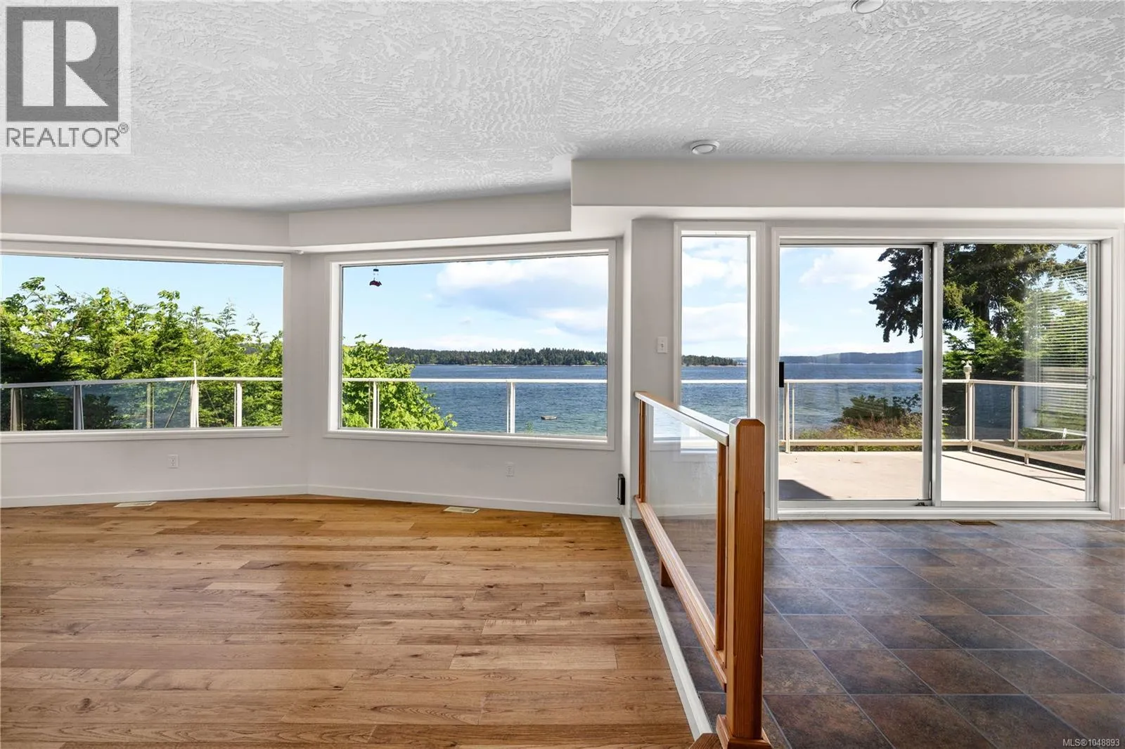 395 Woodley Rd