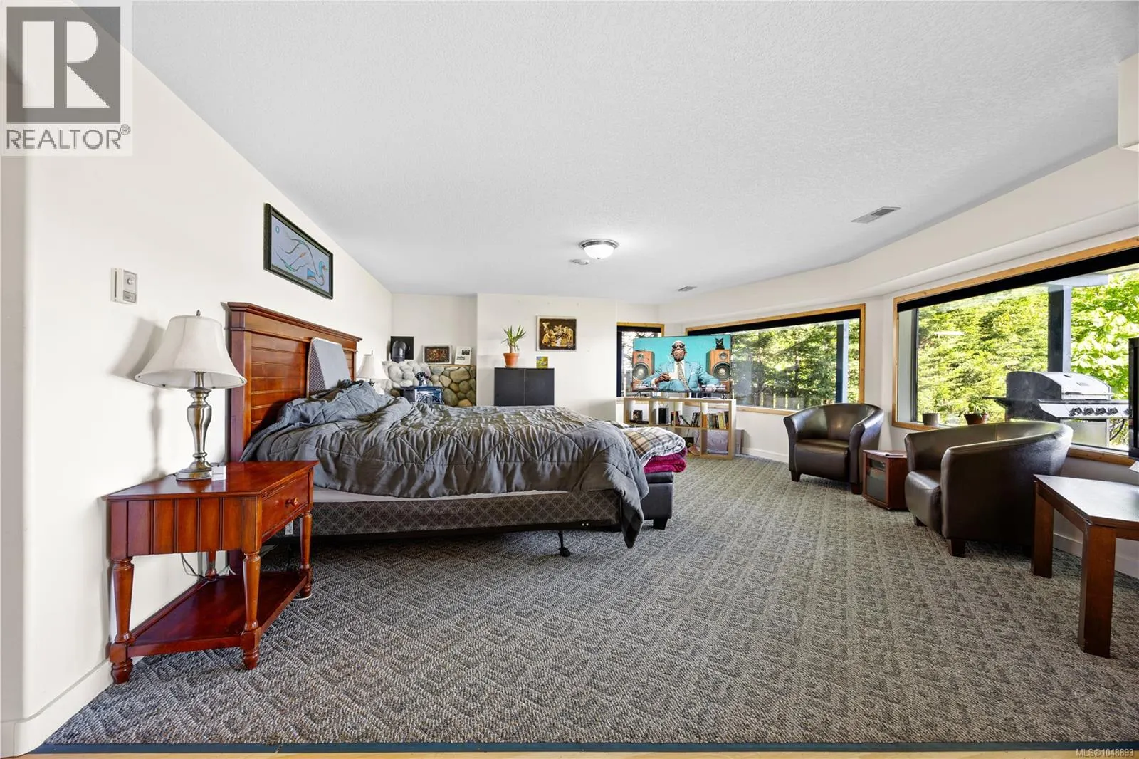 395 Woodley Rd