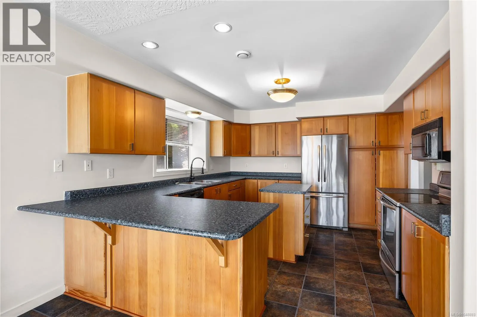 395 Woodley Rd