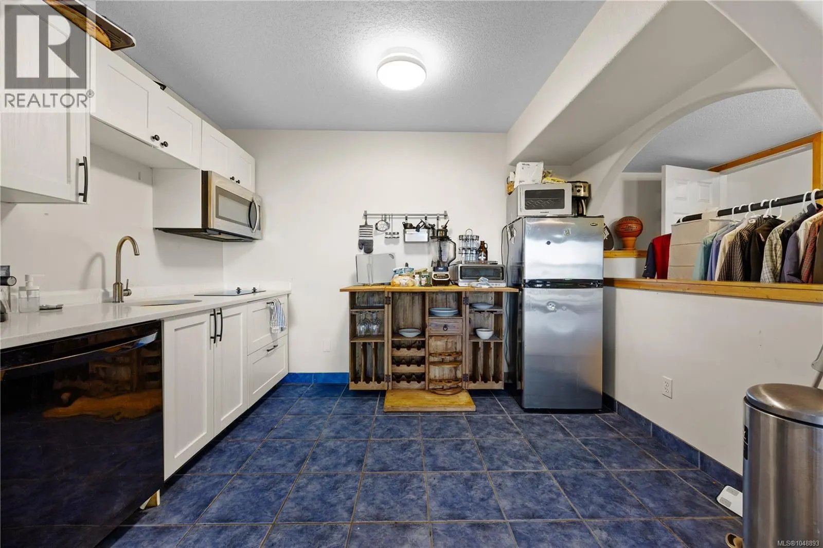 395 Woodley Rd