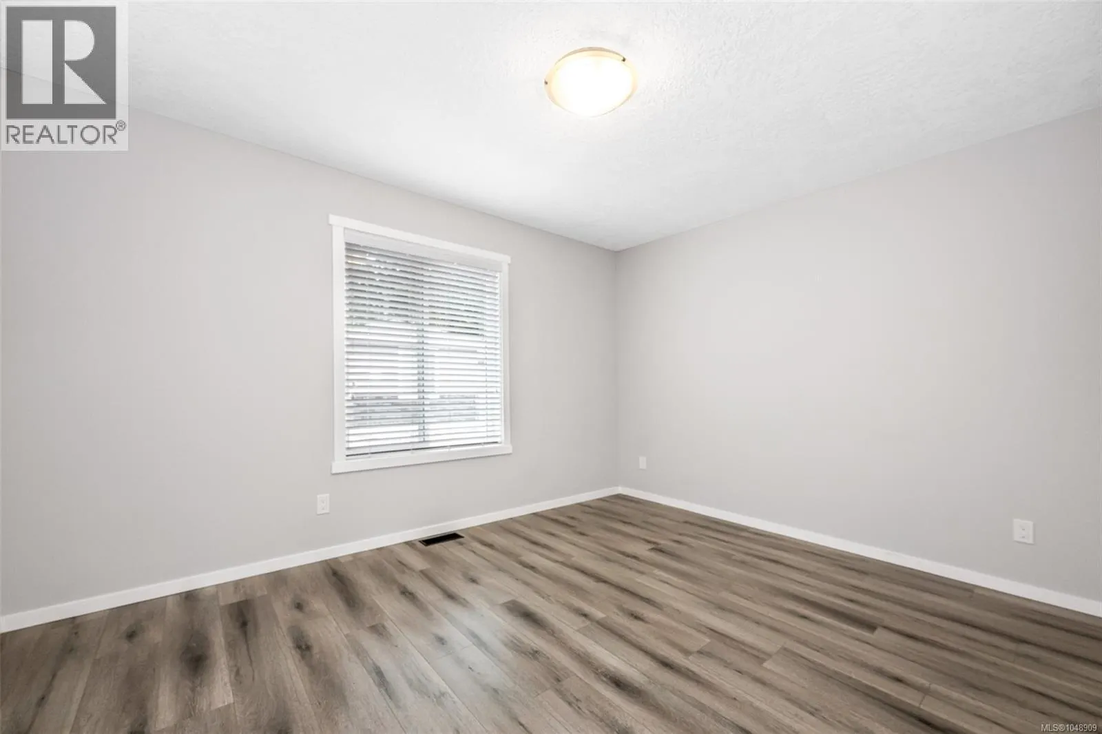 44 7650 Qwuc chus Lane