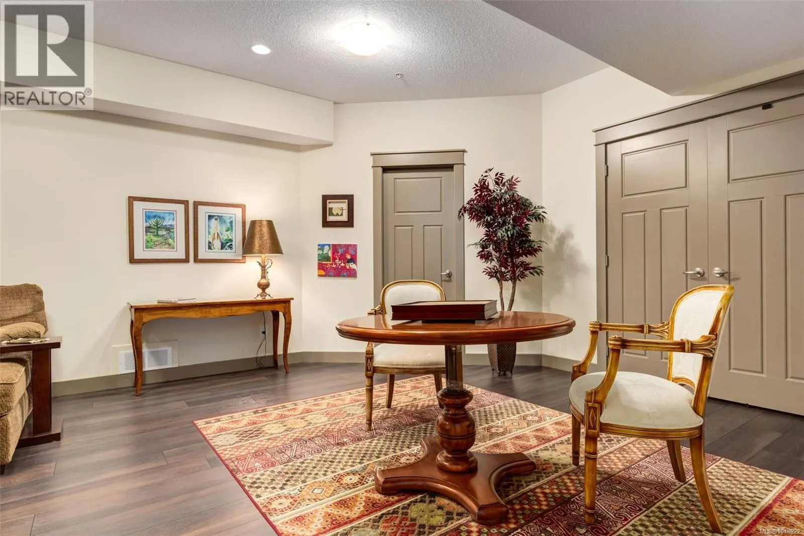 102 5418 Jacobs Lane